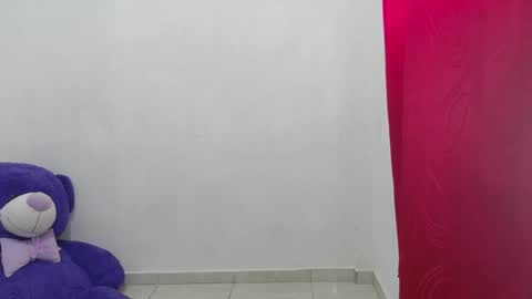 Snapshot of nataliavela chatting on 04.19.26 nataliavela online show from 04.19.26
