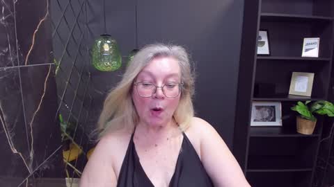 Snapshot of natalicloud chatting on 12.09.24 NataliCloud online show from 12.09.24