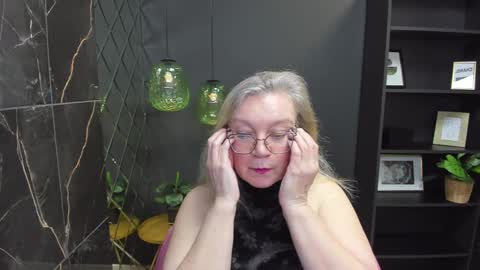 Snapshot of natalicloud chatting on 12.10.24 NataliCloud online show from 12.10.24