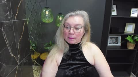 Snapshot of natalicloud chatting on 12.10.24 NataliCloud online show from 12.10.24