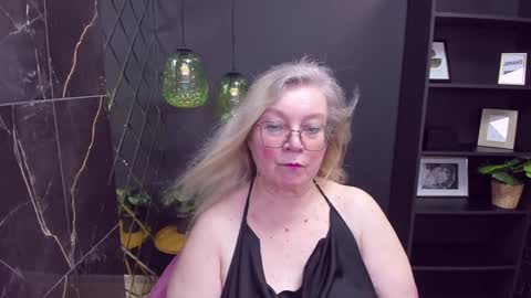 Snapshot of natalicloud chatting on 12.11.24 NataliCloud online show from 12.11.24