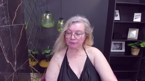 Snapshot of natalicloud chatting on 12.11.24 NataliCloud online show from 12.11.24