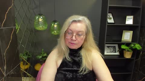 Snapshot of natalicloud chatting on 12.14.24 NataliCloud online show from 12.14.24