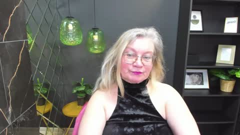 Snapshot of natalicloud chatting on 12.19.24 NataliCloud online show from 12.19.24