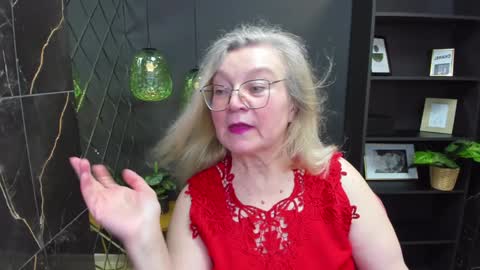 Snapshot of natalicloud chatting on 12.24.24 NataliCloud online show from 12.24.24