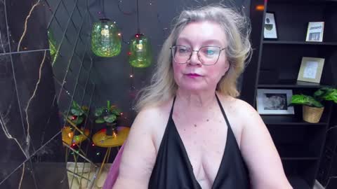 Snapshot of natalicloud chatting on 12.26.24 NataliCloud online show from 12.26.24