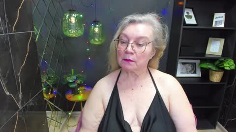 Snapshot of natalicloud chatting on 12.28.24 NataliCloud online show from 12.28.24