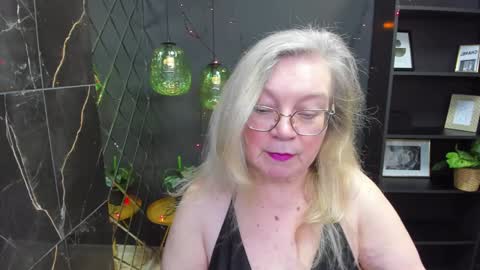 Snapshot of natalicloud chatting on 01.04.25 NataliCloud online show from 01.04.25