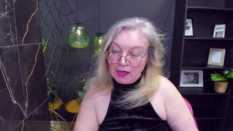Snapshot of natalicloud chatting on 01.11.25 NataliCloud online show from 01.11.25