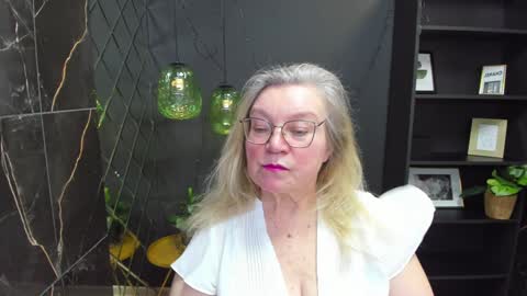 Snapshot of natalicloud chatting on 01.12.25 NataliCloud online show from 01.12.25