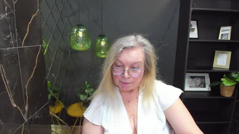 Snapshot of natalicloud chatting on 01.12.25 NataliCloud online show from 01.12.25
