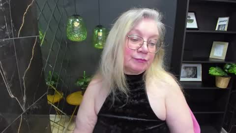 Snapshot of natalicloud chatting on 01.17.25 NataliCloud online show from 01.17.25
