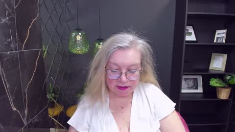 Snapshot of natalicloud chatting on 01.18.25 NataliCloud online show from 01.18.25