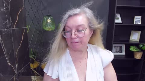 Snapshot of natalicloud chatting on 01.18.25 NataliCloud online show from 01.18.25