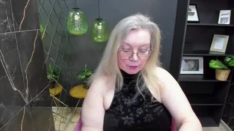 Snapshot of natalicloud chatting on 01.20.25 NataliCloud online show from 01.20.25
