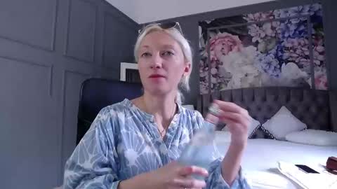 Natalie online show from 09.10.25