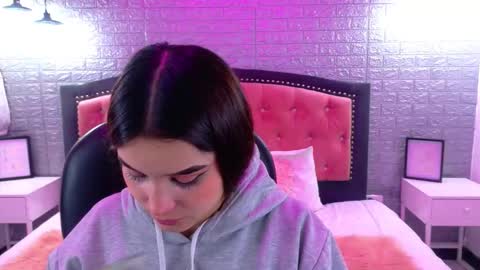 natalie  online show from 09.23.25