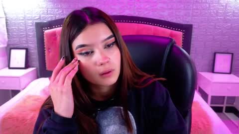 natalie  online show from 10.03.25