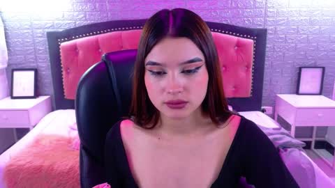 natalie  online show from 10.09.25