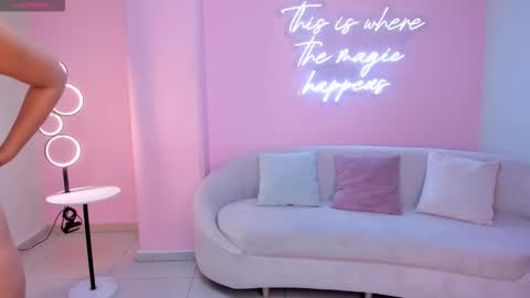 Natalie Lewis online show from 02.25.26