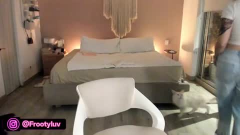 Snapshot of nataly_05 chatting on 06.14.26 anatalybee online show from 06.14.26
