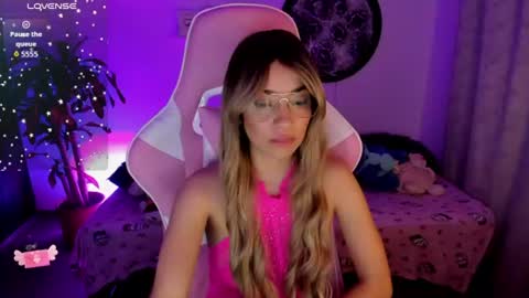 Snapshot of nataly_29 chatting on 06.20.26 MissNatis online show from 06.20.26