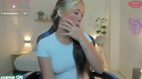 Snapshot of nataly_rodri chatting on 04.28.26 Nataly online show from 04.28.26