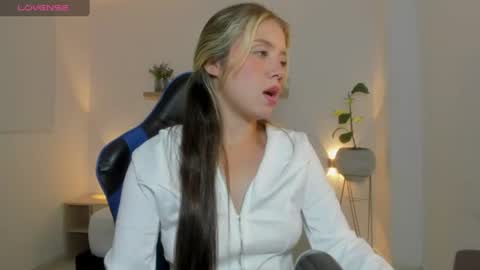 Snapshot of nataly_rodri chatting on 07.28.26 Nataly online show from 07.28.26