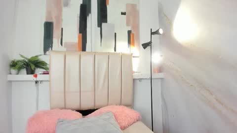 Naty online show from 12.15.25