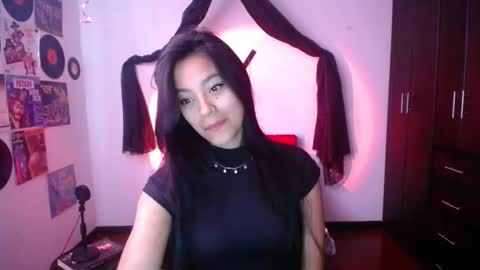 Nataly Escobar online show from 12.23.24