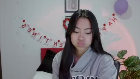 Nataly Escobar online show from 09.18.25