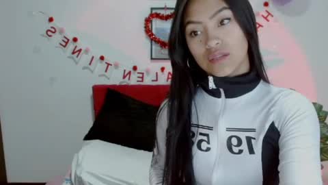 Nataly Escobar online show from 09.19.25