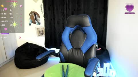 Snapshot of natasha777_a chatting on 01.28.25 Natasha online show from 01.28.25