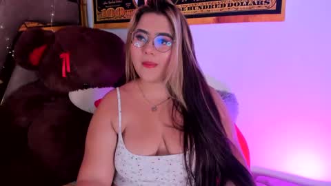 Snapshot of natashamendoza23 chatting on 01.05.25 Natasha online show from 01.05.25