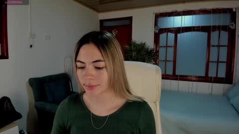 Snapshot of nathaaly_sky chatting on 02.05.25 nathaly sky online show from 02.05.25