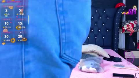 Snapshot of nathaliaz_ chatting on 10.15.25 nathaliaz online show from 10.15.25