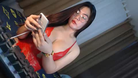 Snapshot of nathalie_hart chatting on 11.11.25 Queen Marga online show from 11.11.25