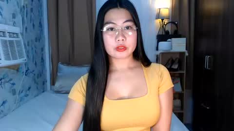 Snapshot of nathalie_hart chatting on 07.14.26 Queen Marga online show from 07.14.26