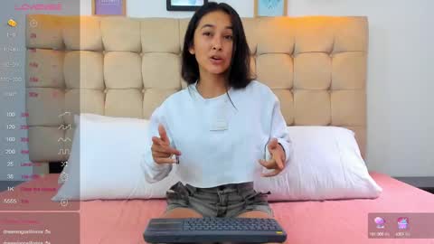 Snapshot of nathaly_rose__ chatting on 02.15.25 nathaly_rose__ online show from 02.15.25