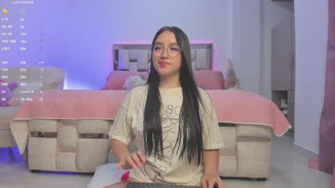 Snapshot of nathaly_star04 chatting on 01.02.25 online show from 01.02.25