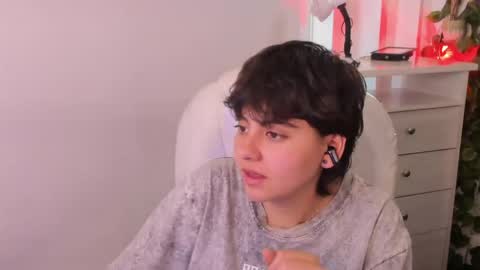 Snapshot of nathalyy_ds chatting on 05.28.26 nathalyy_ds online show from 05.28.26