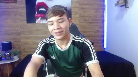 Snapshot of nathanclay chatting on 05.15.26 nathanclay online show from 05.15.26