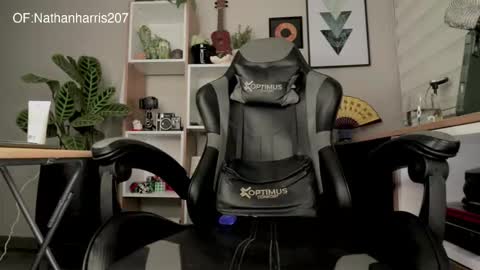 Snapshot of nathanharris207 chatting on 11.02.25 Nathan Harris online show from 11.02.25