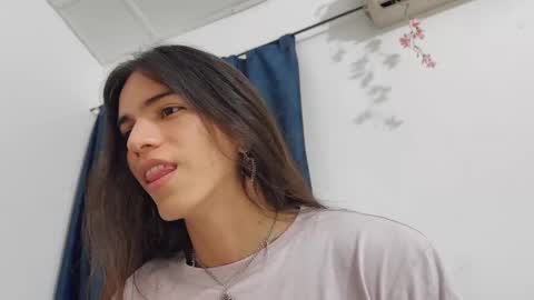 Snapshot of nati_sm chatting on 10.13.25 Nati online show from 10.13.25