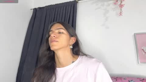 Snapshot of nati_sm chatting on 11.11.25 Nati online show from 11.11.25