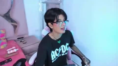 Snapshot of natsumiht chatting on 09.20.25 natsumiht online show from 09.20.25