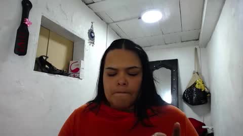 Snapshot of nattasha_foxx chatting on 12.02.25 natalia online show from 12.02.25