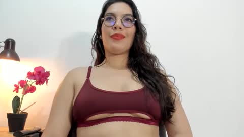 Snapshot of nattytrainor chatting on 06.10.26 Natty Trainor online show from 06.10.26