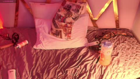 Snapshot of naturall_latina_ chatting on 12.10.24 Sofia online show from 12.10.24