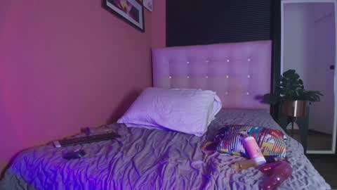 Gwen  online show from 12.10.24